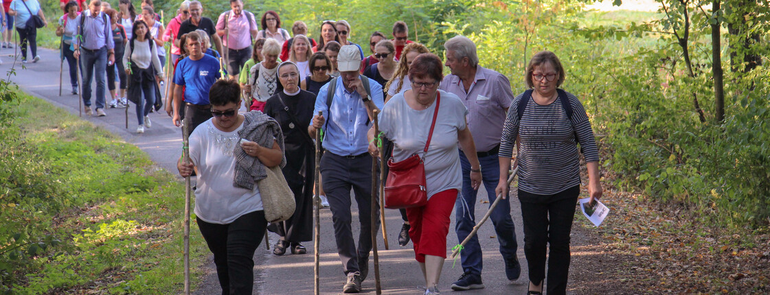 Viele glückliche Gesichter gestern bei der Fußwallfahrt für unsere Caritas Mitarbeiter*innen zur Donatuskapelle in Unterpullendorf. 