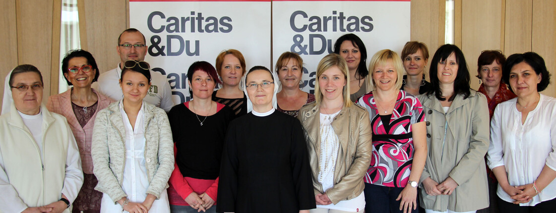 Gruppenfoto der neuen MitarbeiterInnen