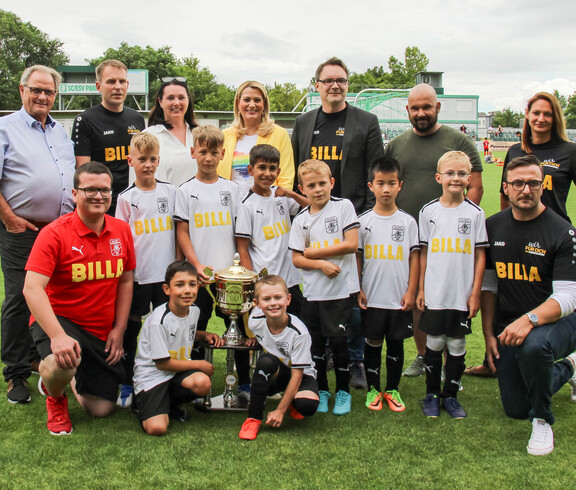 BILLA Cup U9 mit ÖFB Generaldirektor und Caritas Direktorin Melanie Balaskovics