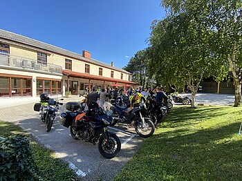 Boxenstopp im Caritas Haus Vitus im Rahmen der Benefiz Motorrad-Tour“100 Jahre Burgenland” des Rotary Club Eisenstadt und des IFMR – International Fellowship of Motorcycling Rotarians.